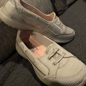 Sketchers 8.5 Air-Cooled Memory Foam women’s Slip On Shoes